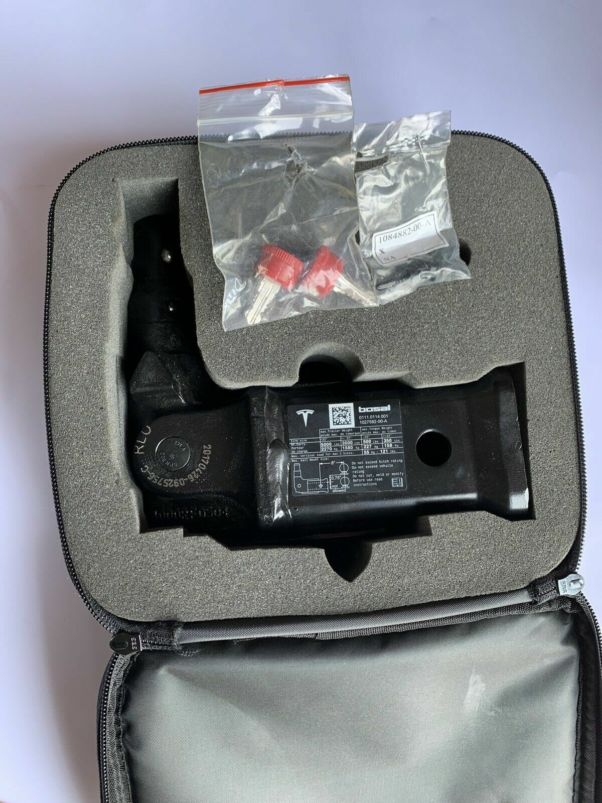 Tesla Model X 2" Tow Trailer Hitch Receiver Case & Keys 1027582-00-A OEM