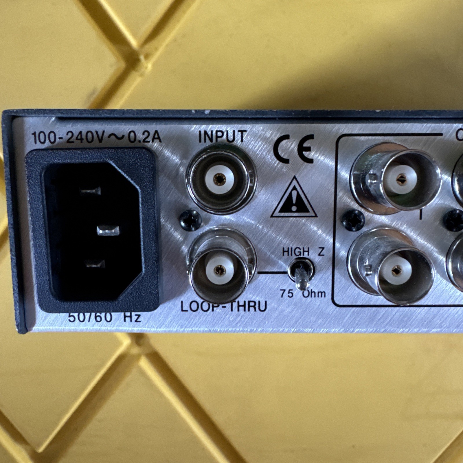 Extron DA 6V EQ - Distribution Amplifier Powers Up No Power Cord
