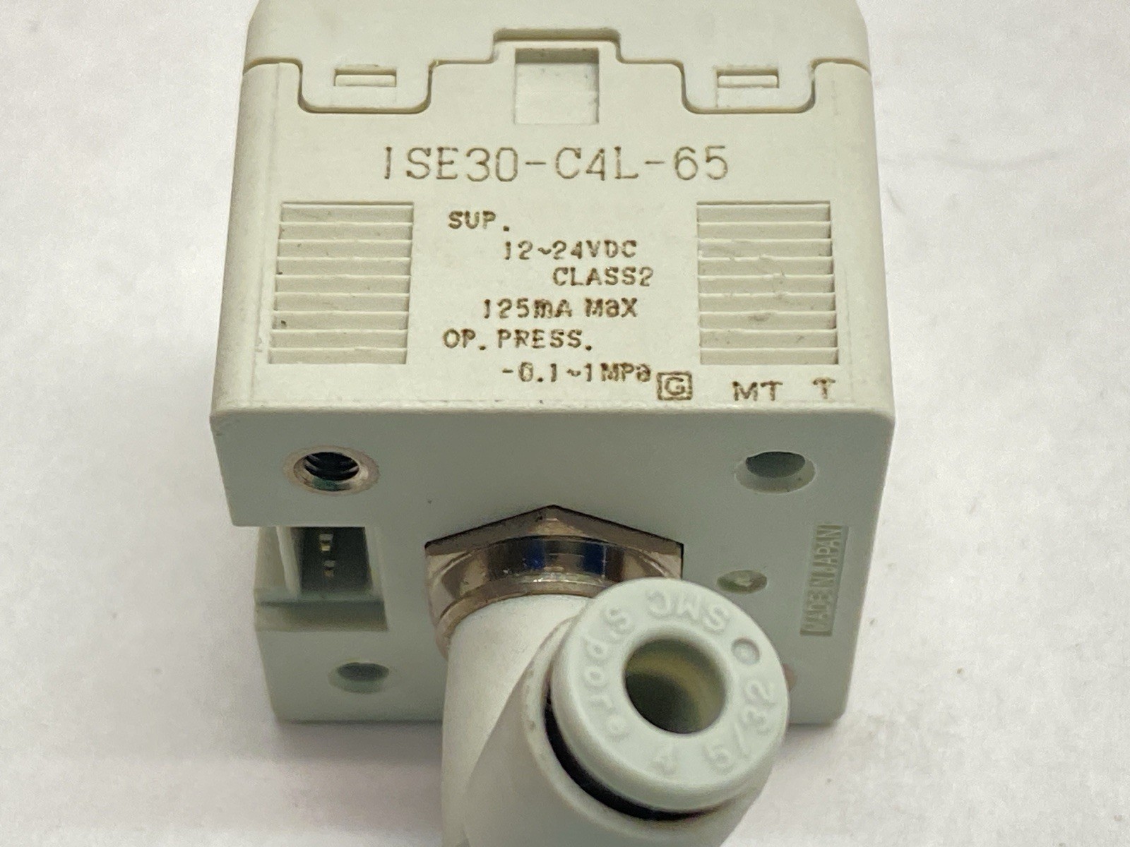 SMC ISE30-C4L-65 High Precision Digital Pressure Switch 12-24VDC