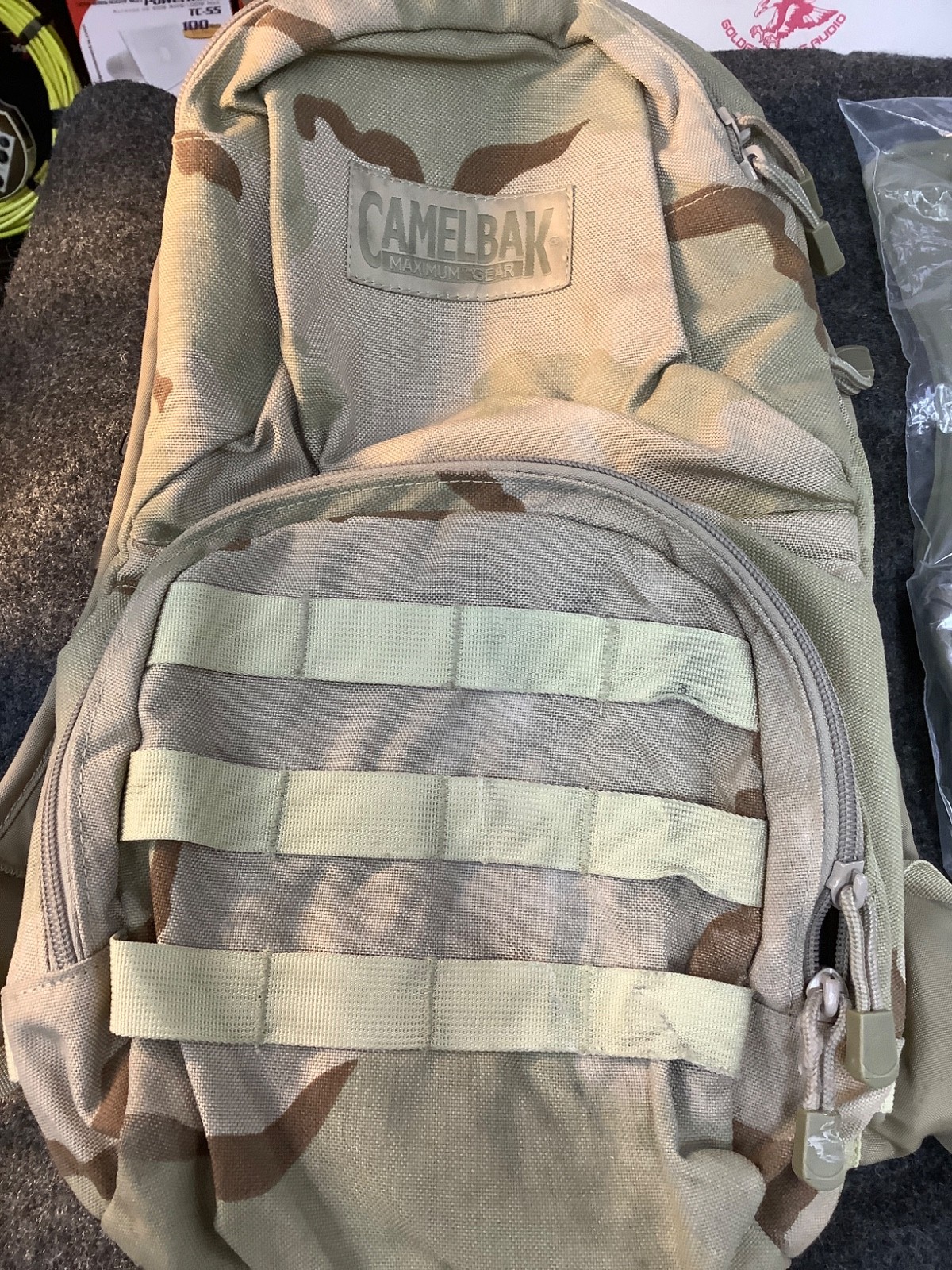 HYDRATION SYSTEM, CAMELBAK MULE (DESERT PATTERN, SOILED, NEW BLADDER INCLUDED)
