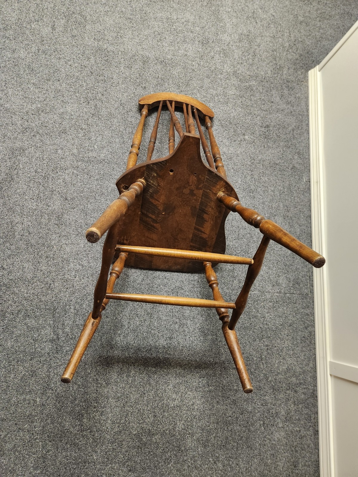 Vintage Amish Tapered Windsor Splat Brace Back Spindle Chair