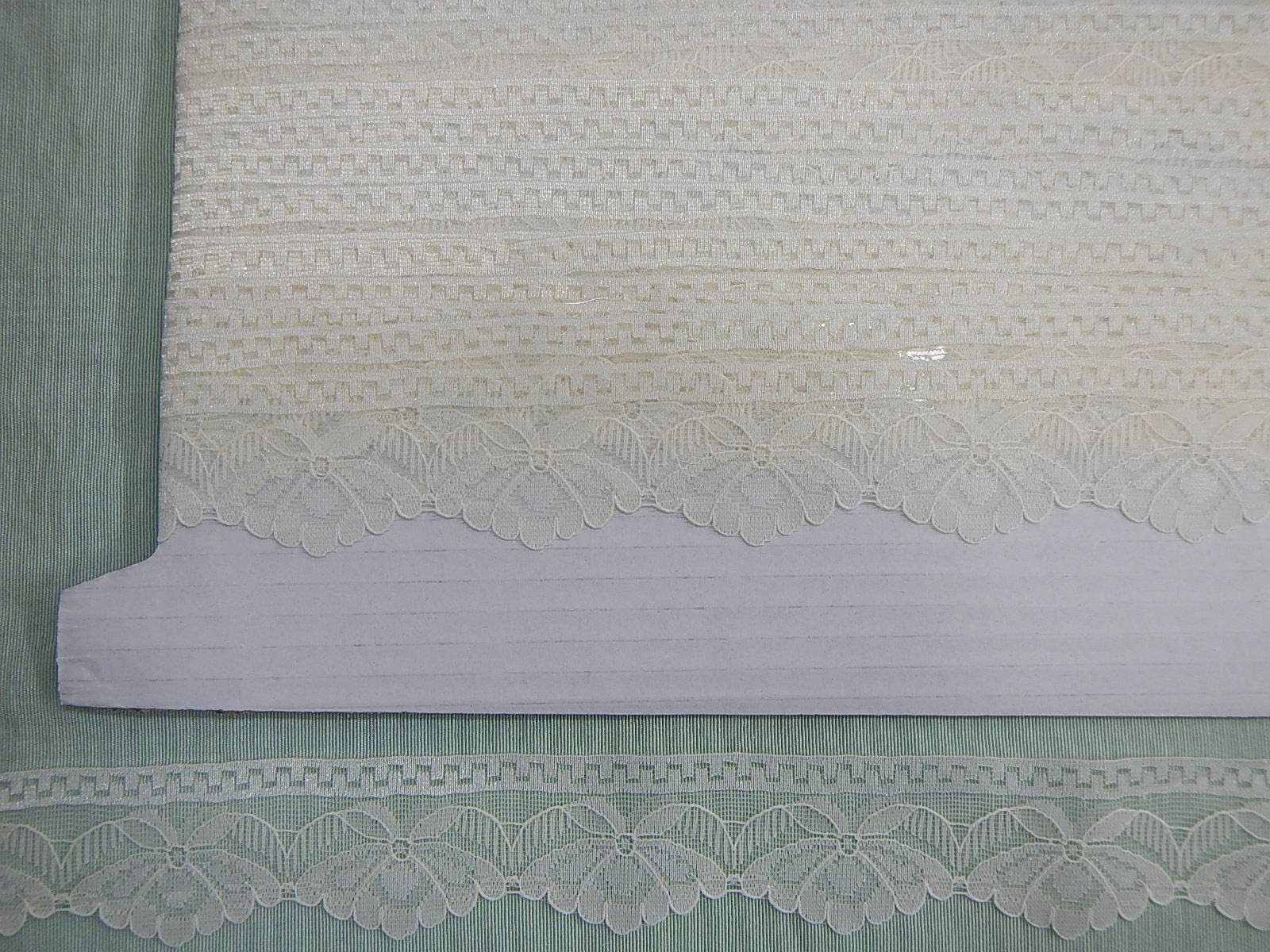 Flat Cream Lace 35mm wide x 8 mts -