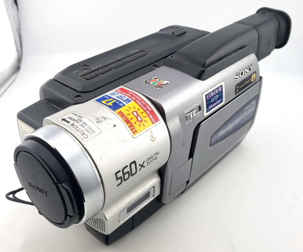 SONY CCD-TRV59E Hi8 Tape Analogue Video Camera HANDYCAM - No Charger No Tape