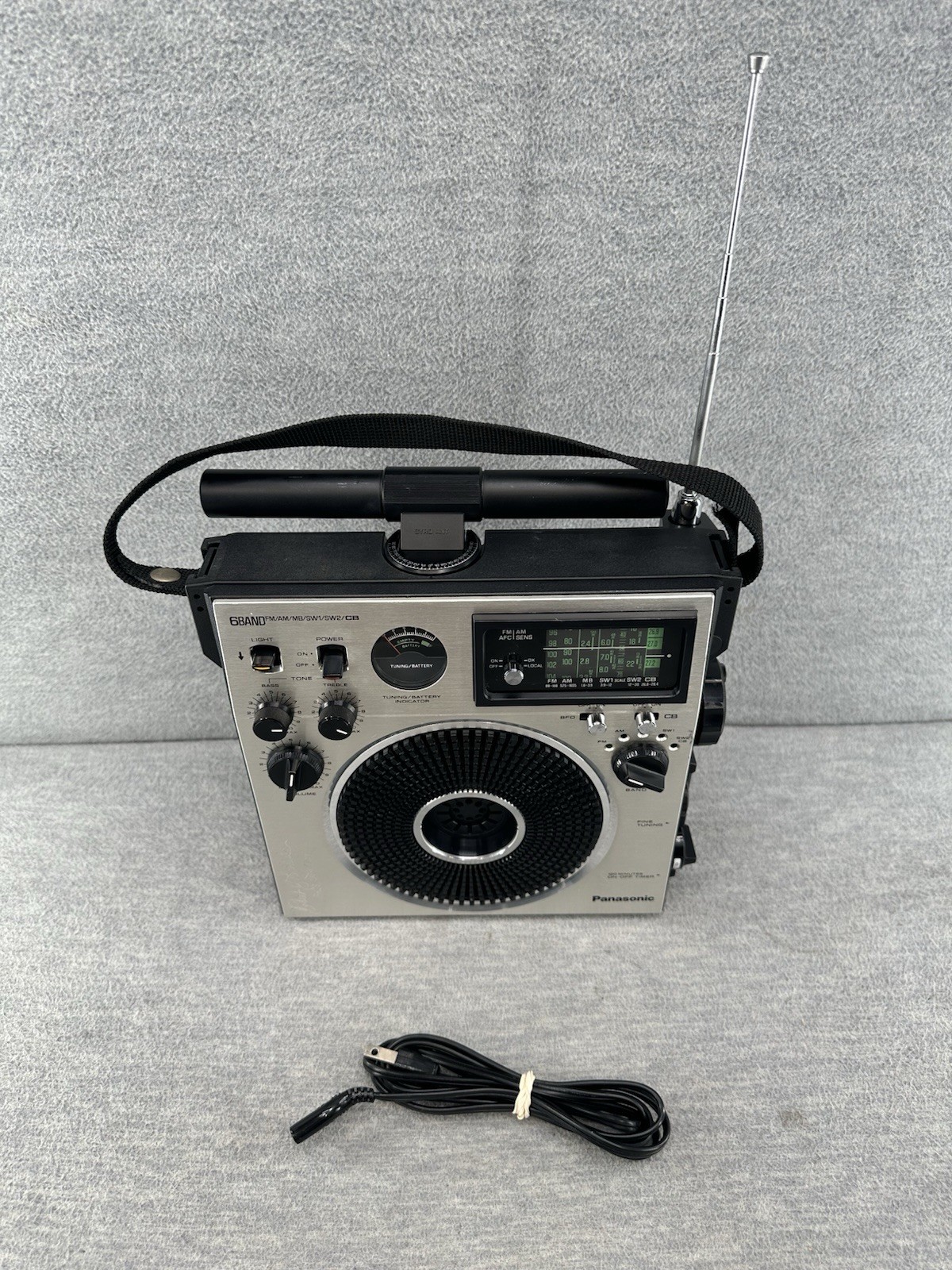 PANASONIC RF-1150 - 6 Band Radio Fm/Am/SW1/SW2/CB   WORKS