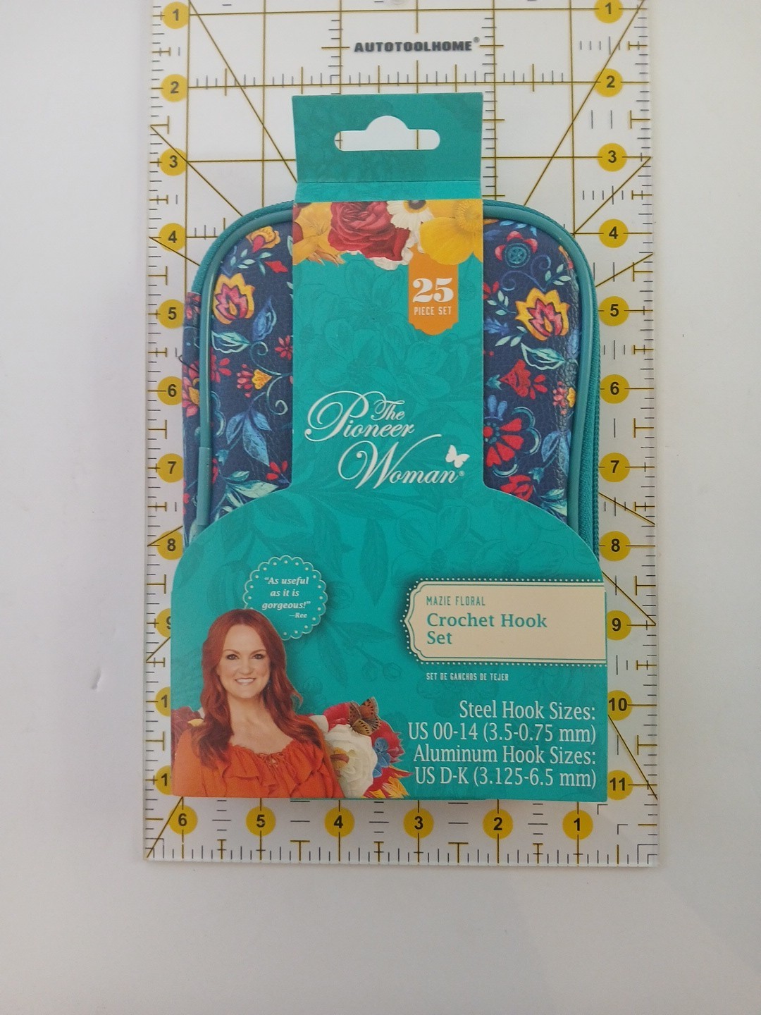 The Pioneer Woman Mazie Floral 25pc Crochet Hook Set w Case