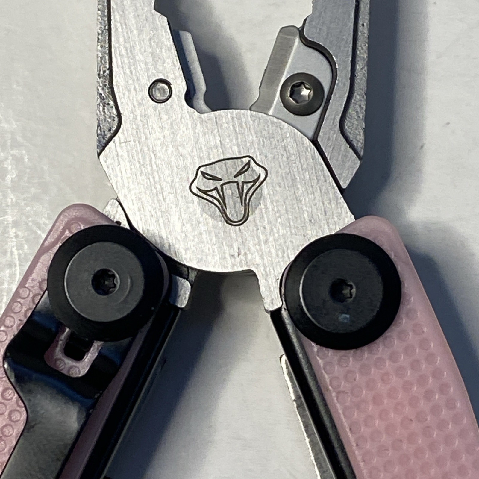 SIUPRO Multi Tool Folding Pliers with Sheath Compact Utility Tool Pink