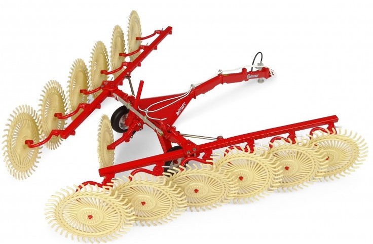 UNIVERSAL HOBBIES,Trailed rake ENOROSSI batrake 12, 1/32, UH6356