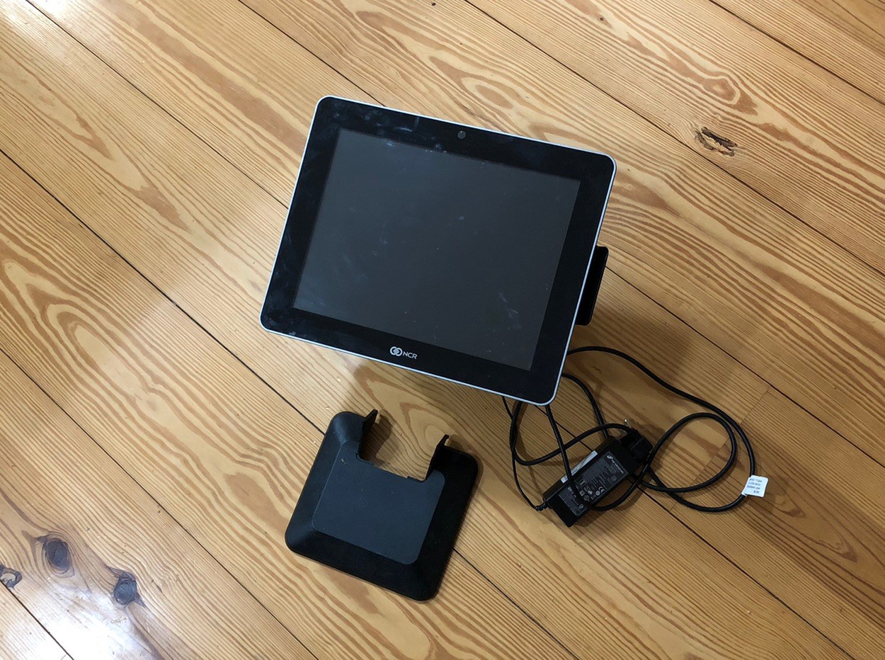 NCR 7761-3042-8800 POS 15" Touchscreen Terminal Celeron N3160 1.6GHZ 4GB