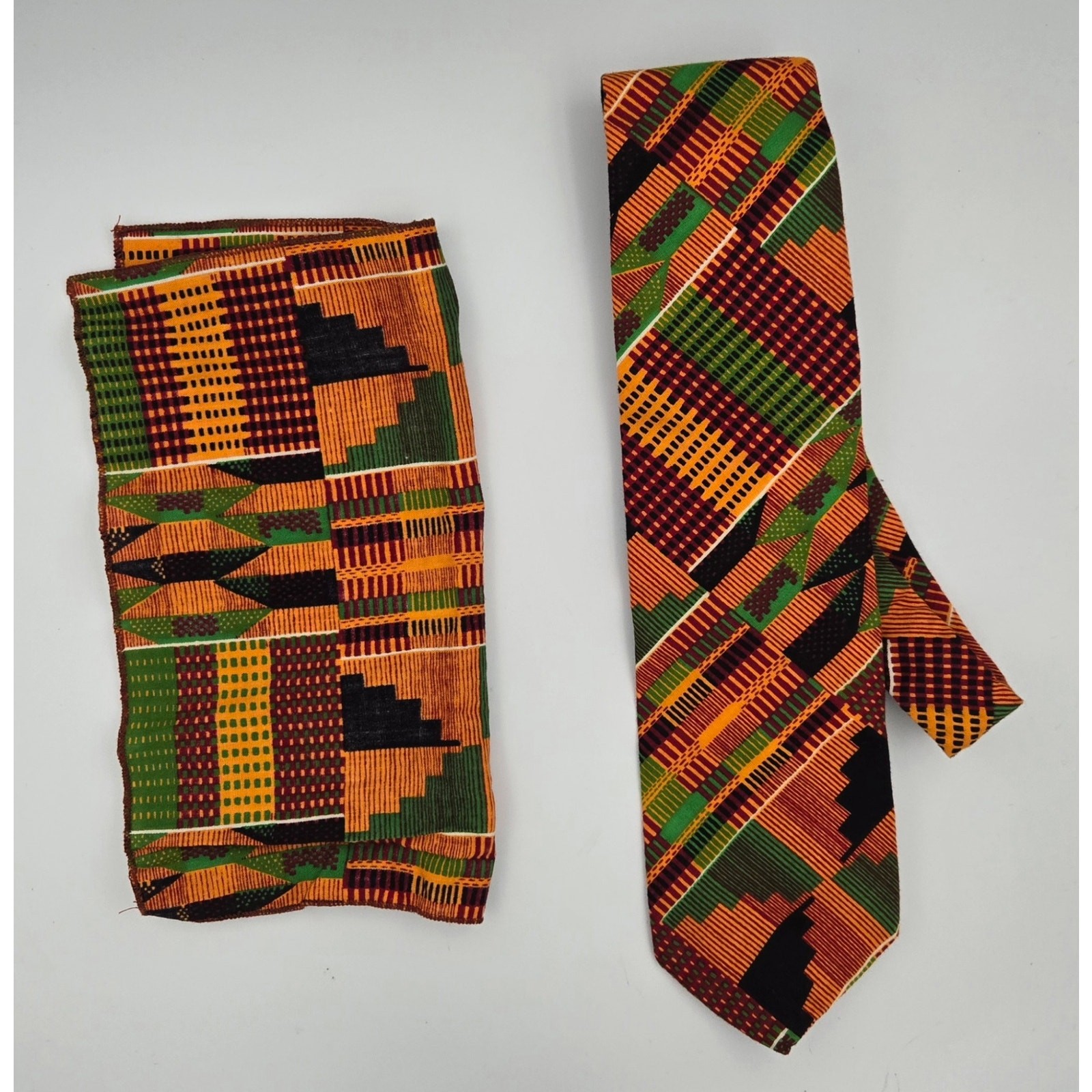 Lorenzo Selini Tie and Pocket Square Multicolored and Funky Pattern