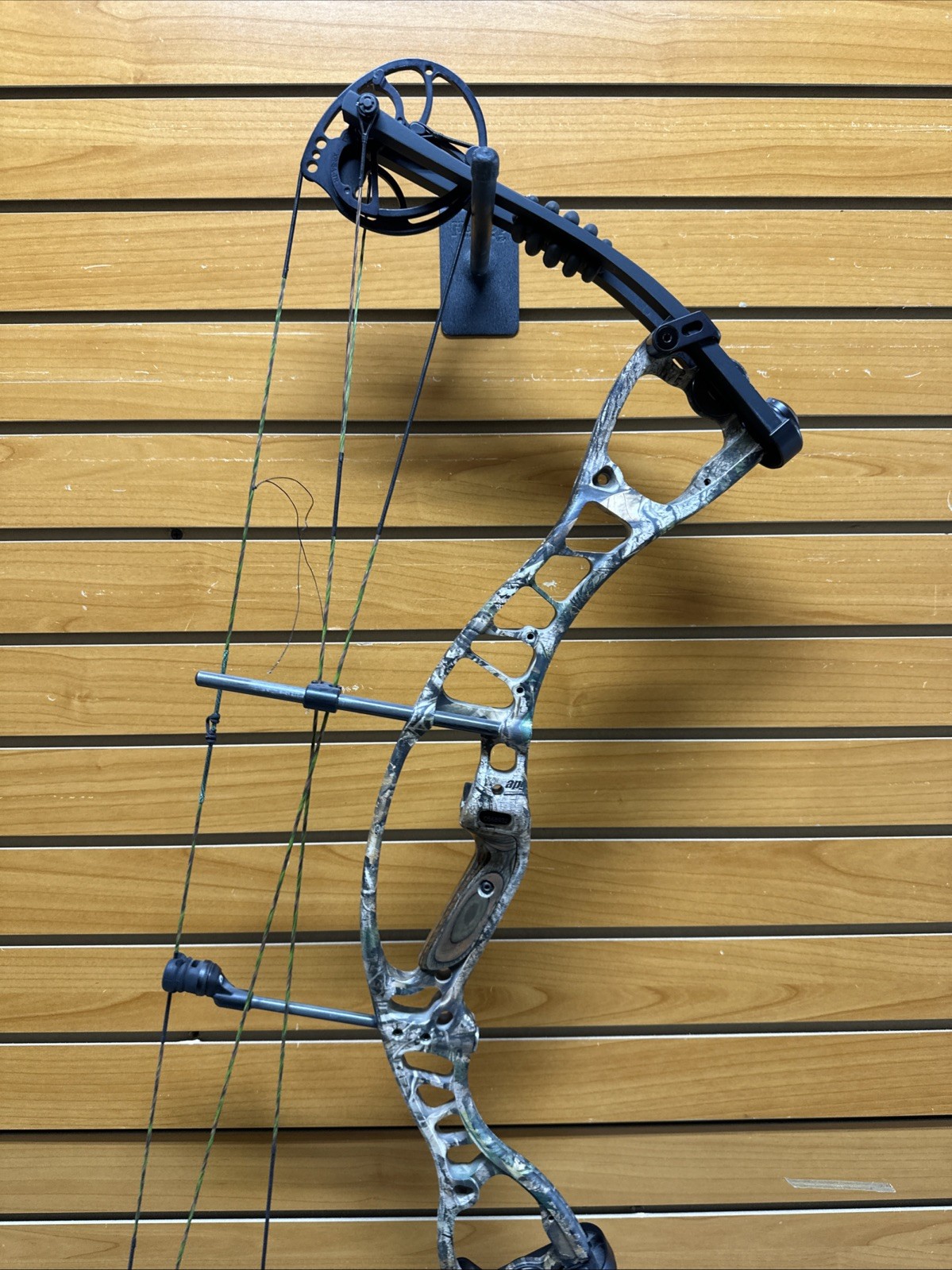 Hoyt Alpha Max 32 Compound Bow - RH - #3 Cam - #3 Mod