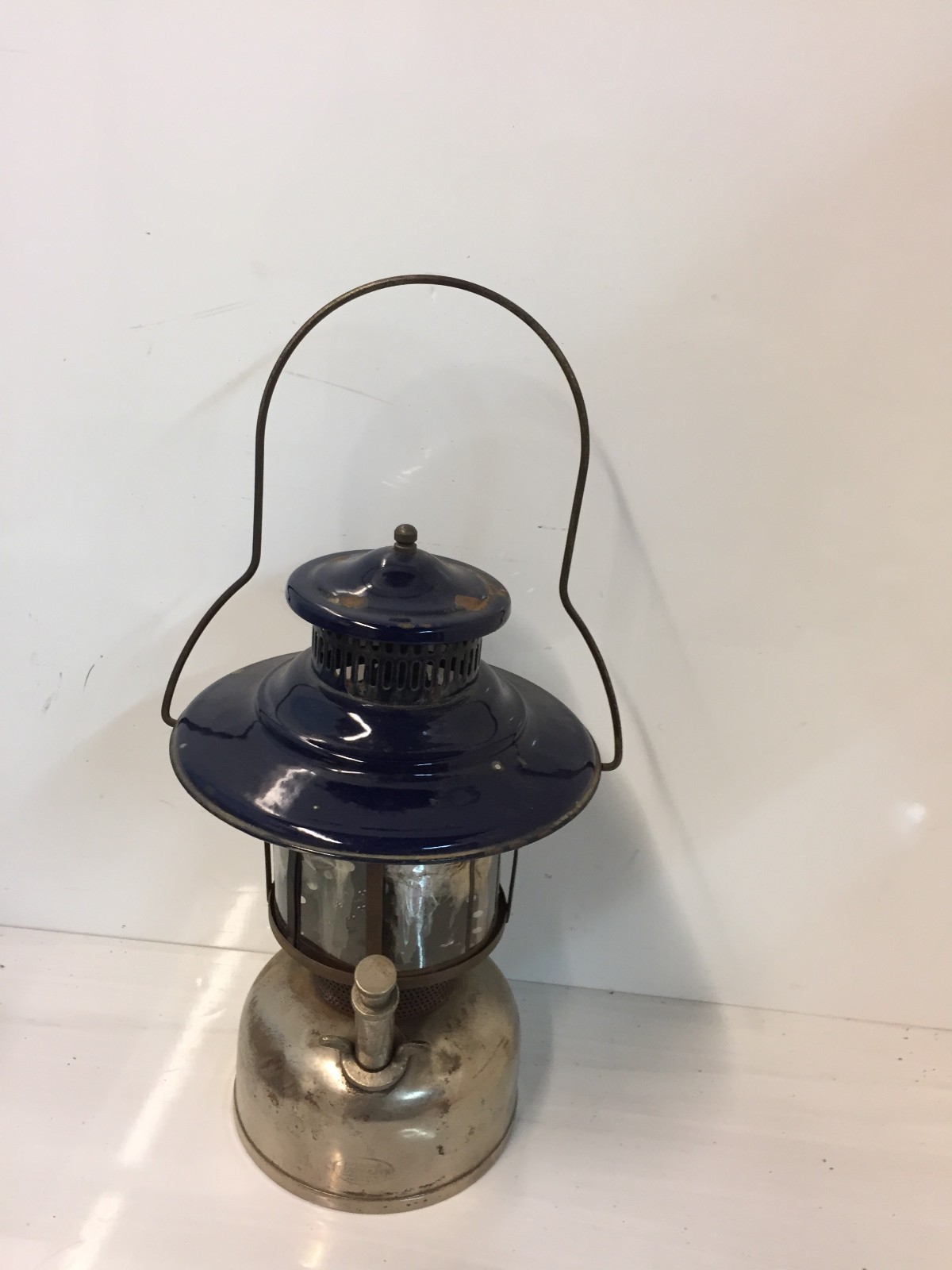 Vintage American Gas Machine AGM Ready-Lite Lantern with Globe Albert Lea MN