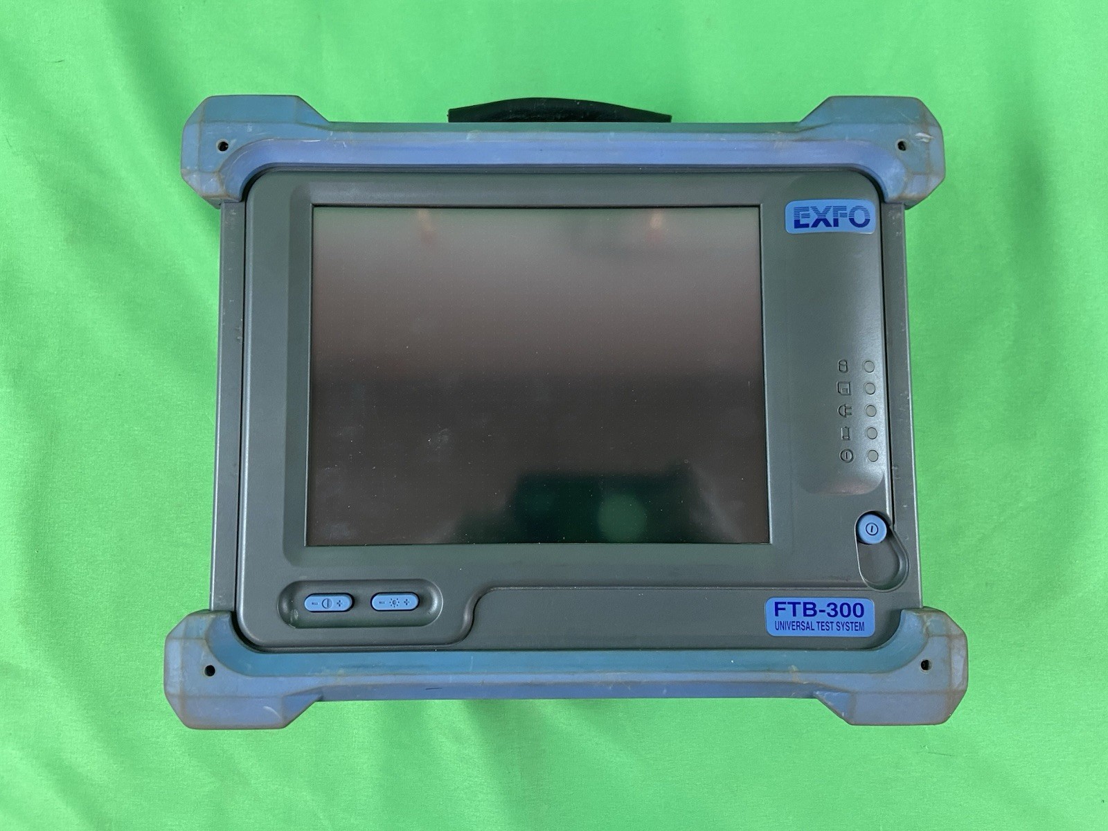 EXFO FTB-300-D1M1N2 Universal Test System Optical Platform – READ
