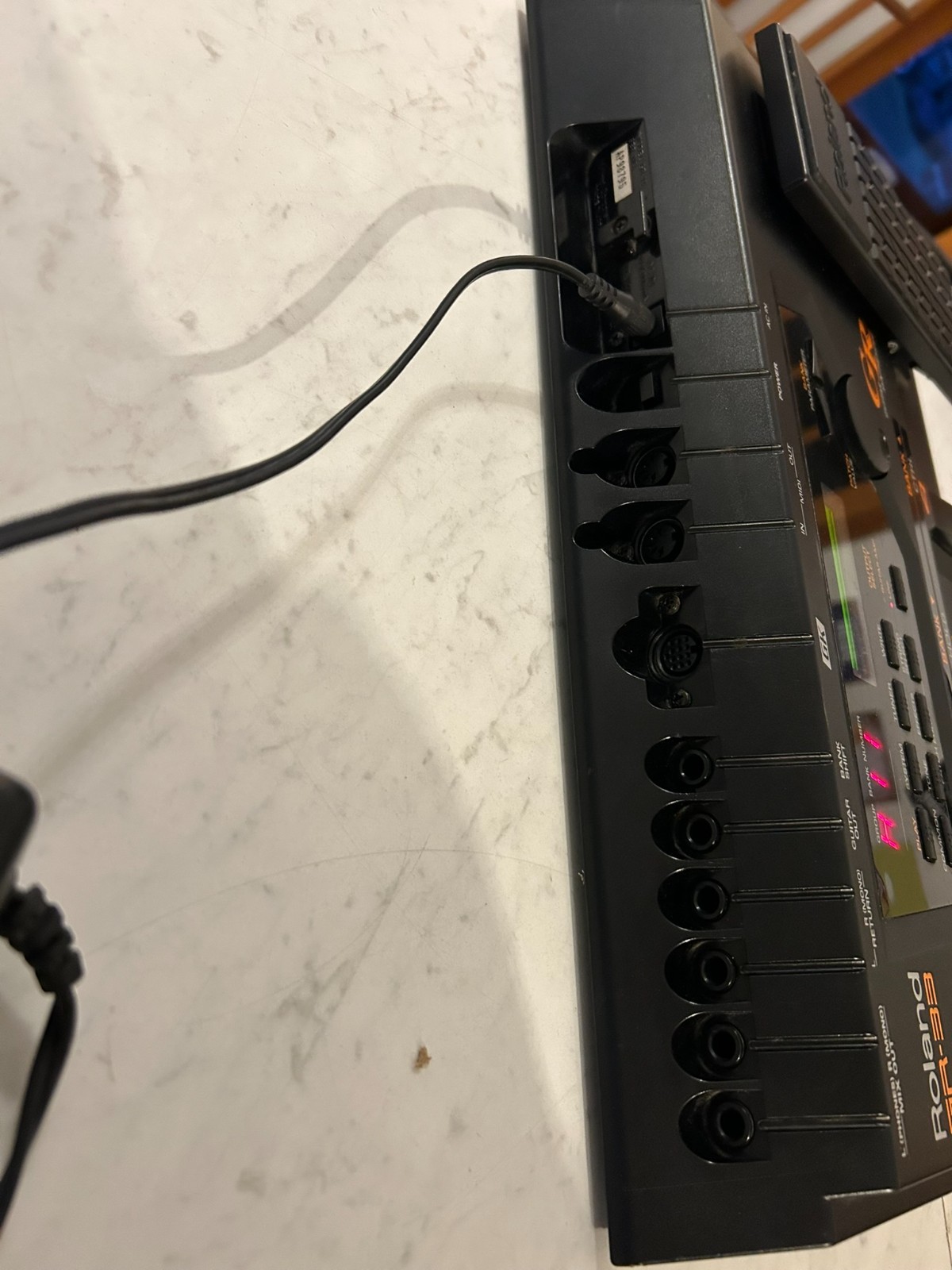 Roland GR33