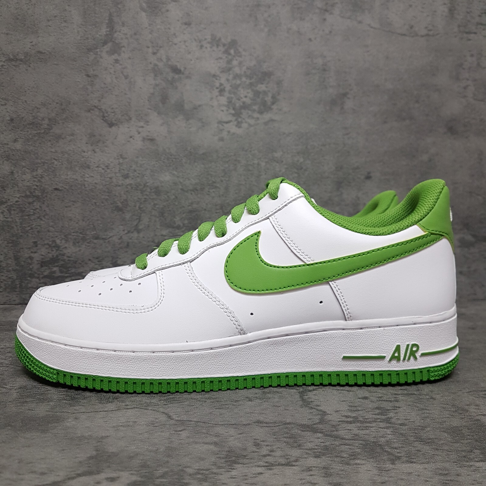 NIKE Air Force 1 '07 Low Top Shoes Mens Size 11 White Green Apple DH7561-105 Nby