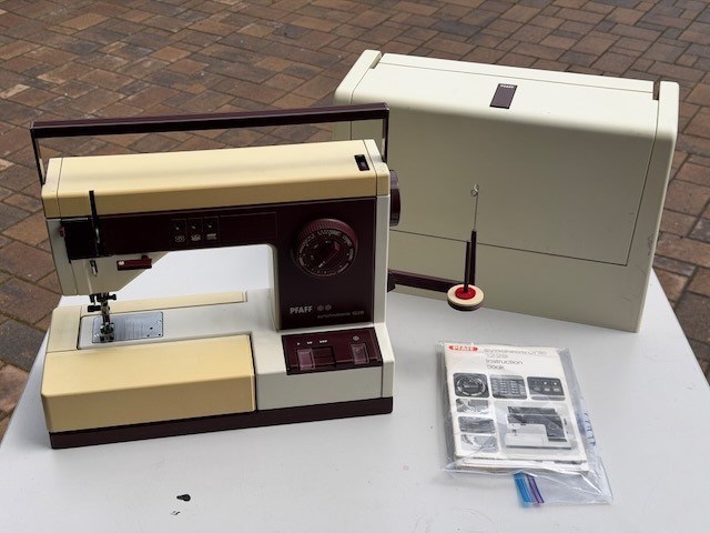 PFAFF  1229 Sewing Machine w/ Foot Pedal & Case - Storage Unit Find, Untested