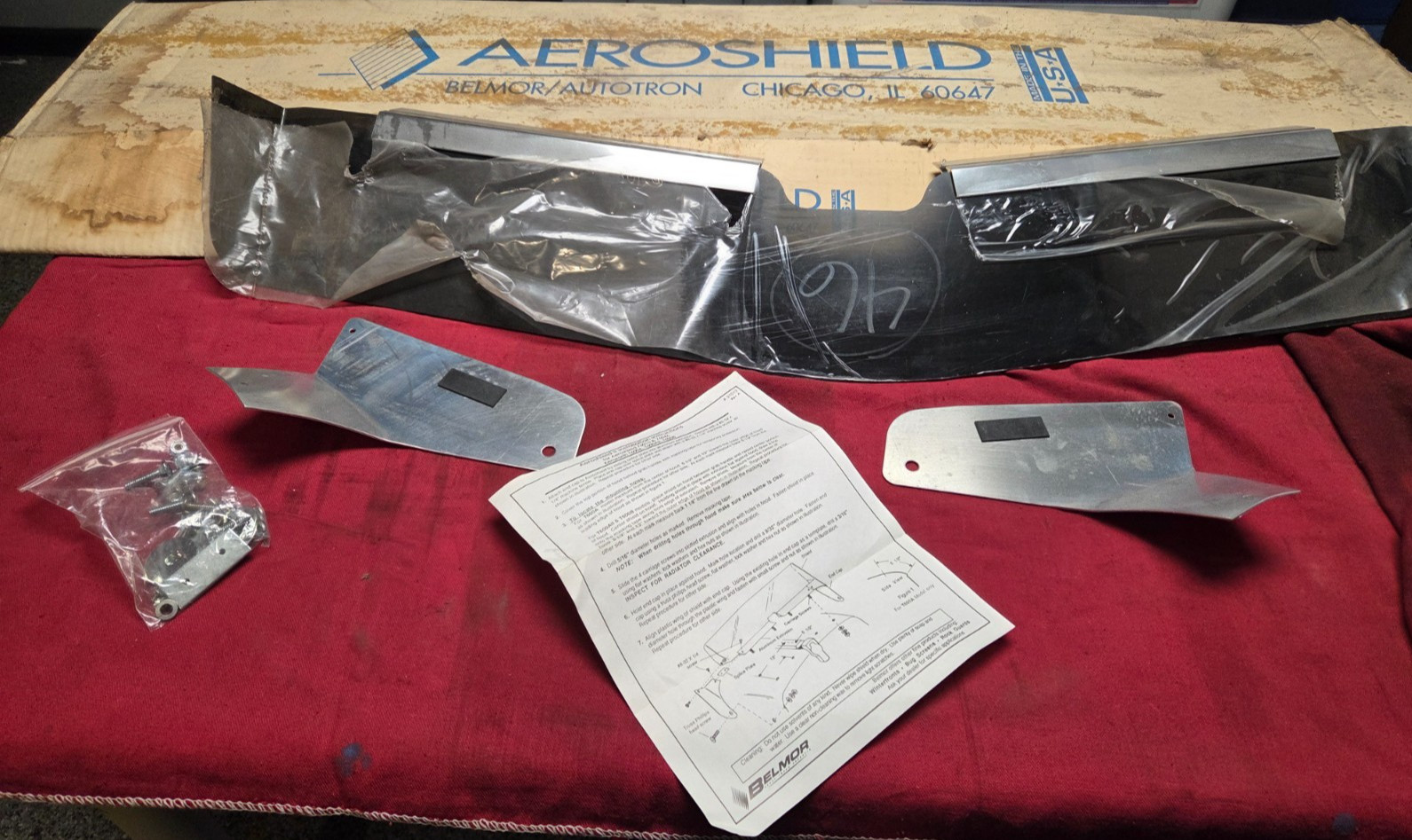 BELMOR AEROSHIELD 76046002 KENWORTH BUG GUARD, T600A, T600A11, T600B,  NOS, DUST