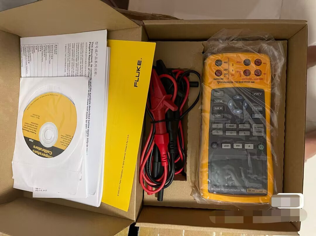 Fluke 724 Documenting Multifunction Process Calibrator  new #L