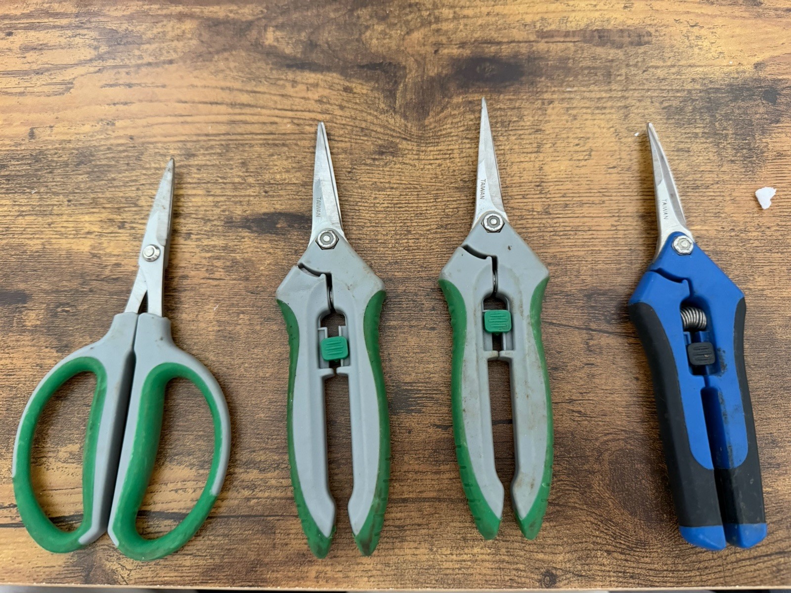Shear Perfection Searies Stainless Steel Trimming 2 In One Gardening Lot Of 4