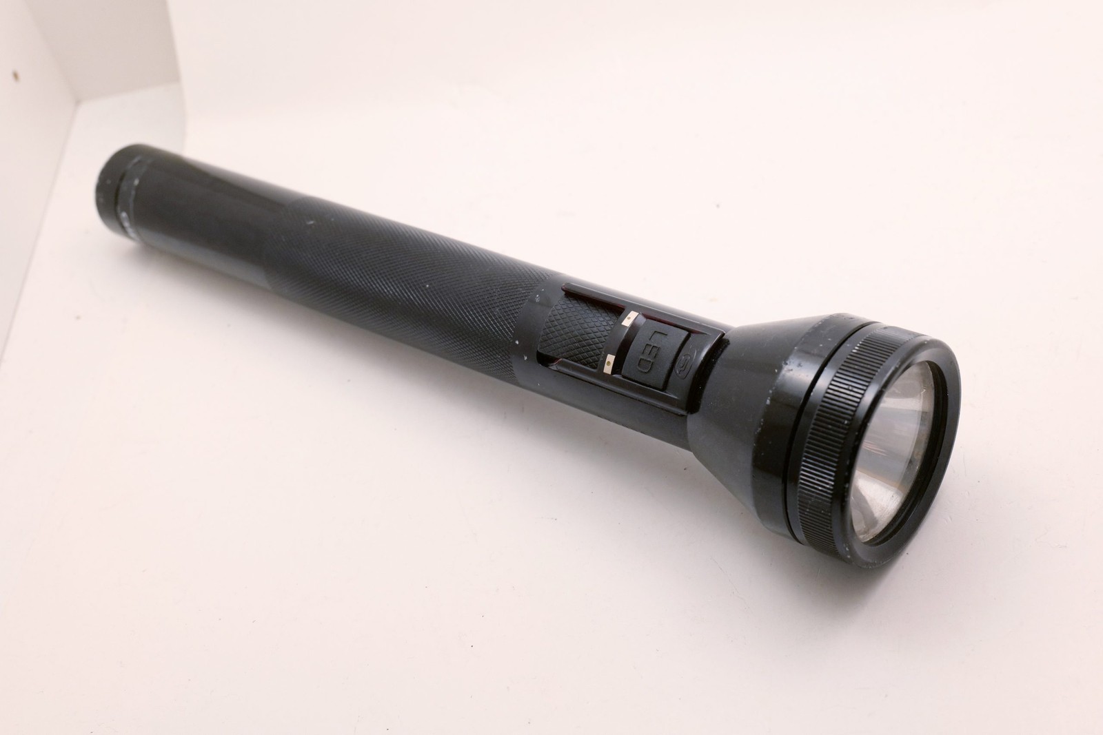 Streamlight 20XP LED Metal Body Flashlight For Parts Repair