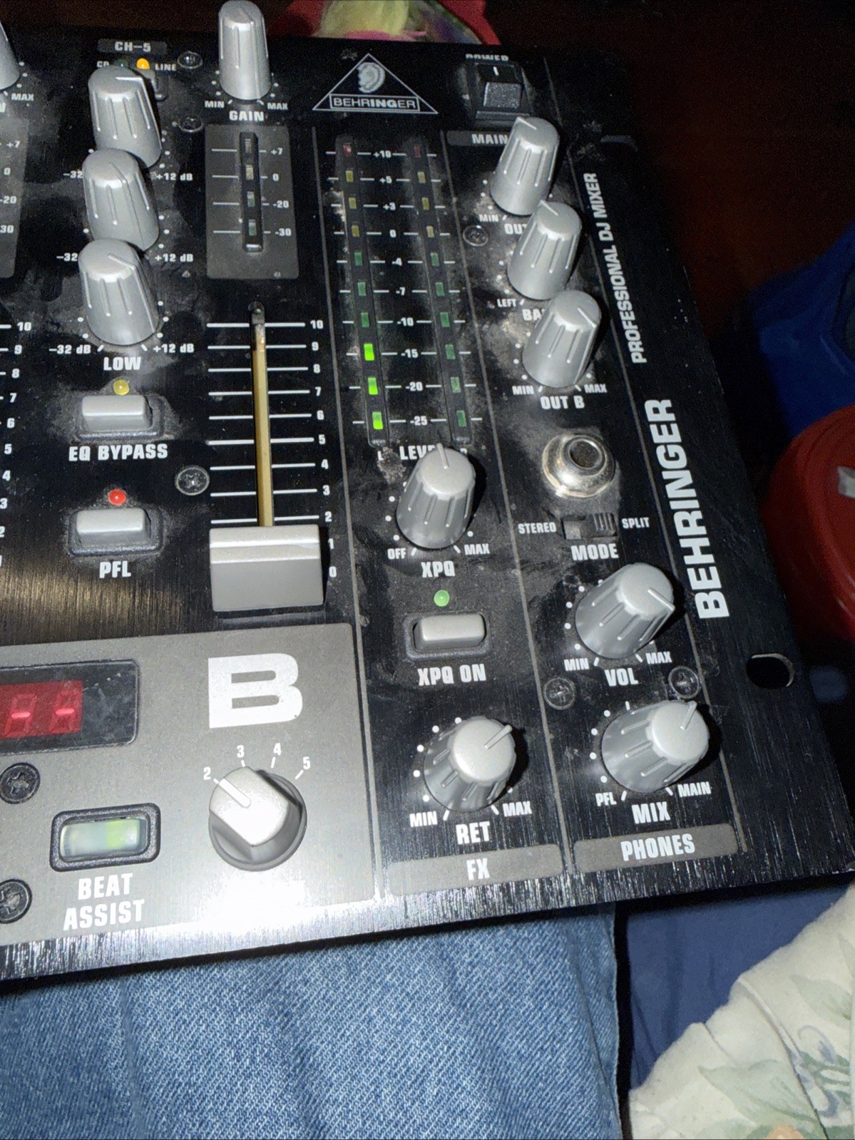 Behringer VMX 1000USB DJ Mixer