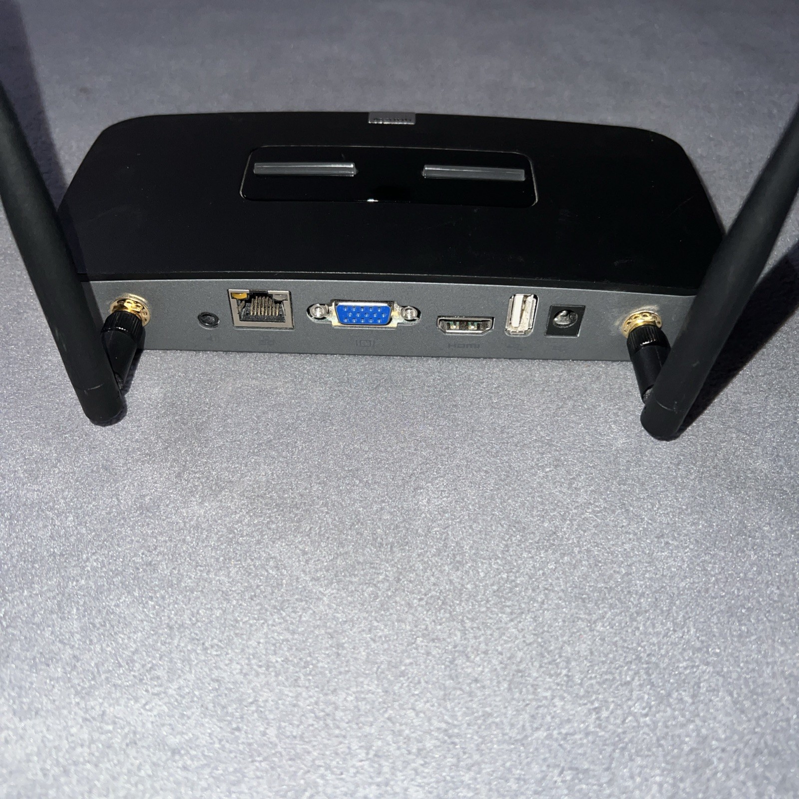 Barco R9861008 Clickshare Wireless Presentation System + AC POWER