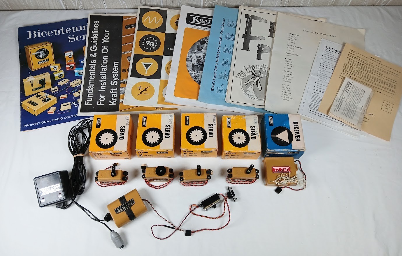 VINTAGE KRAFT BICENTENNIAL SERIES RADIO CONTROL SERVO RECEIVER LOT PLUS CATALOGS