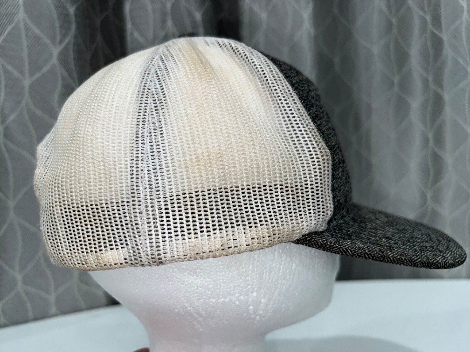 RVCA 2001 Leather Patch Diamond black White Fabric White Mesh HatCapSnapback EUC