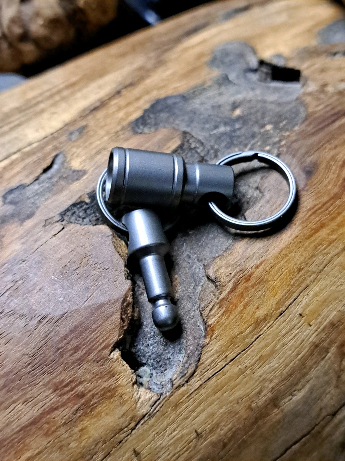 Minimalist Series Titanium Quick-Release Keychain Swivel