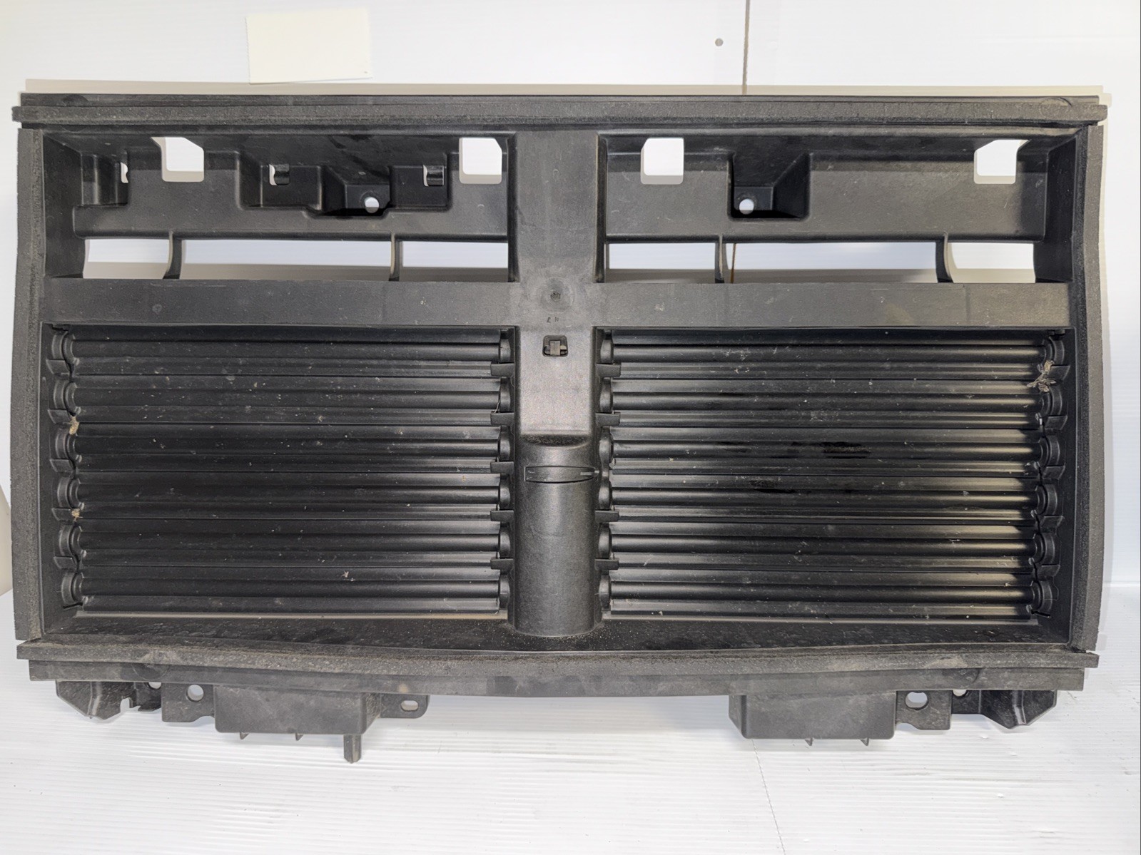 Genuine Mopar Active Shutter Grille 68437500AC Used