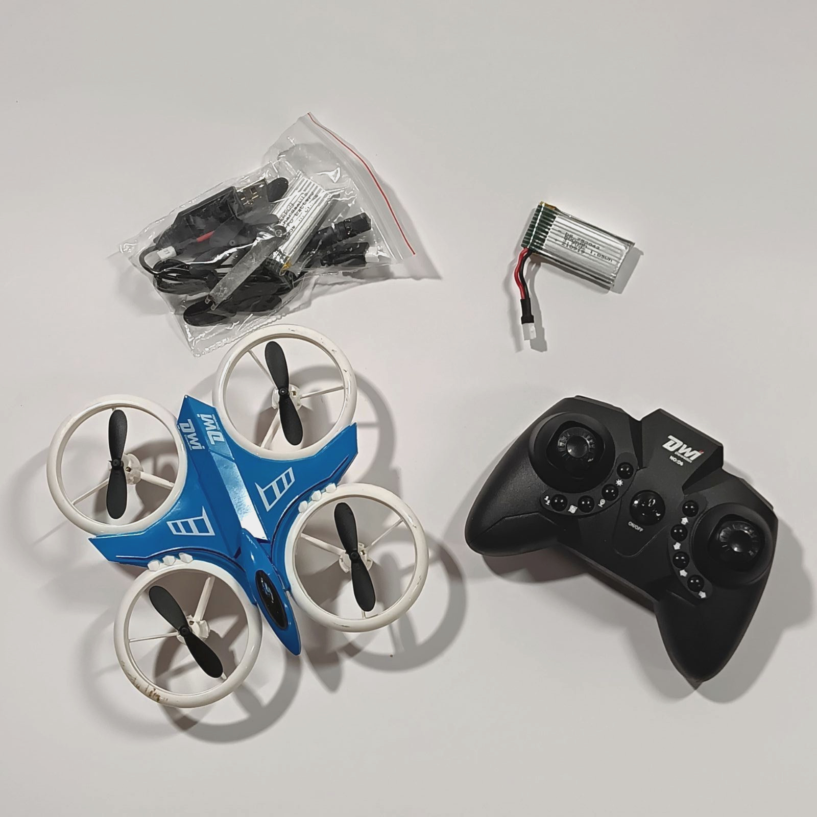 DWI Dowellin D6 4CH Quadcopter Mini Drone for Kids/Beginners - LED Lights, Used!