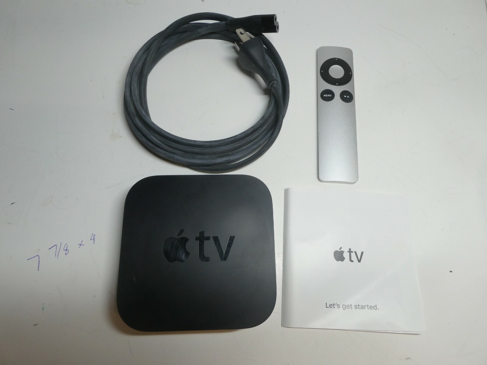 Apple TV (3rd Generation) 8GB HD Media Streamer - A1469