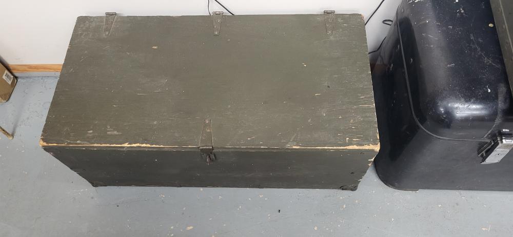 GREEN MILITARY WOODEN CHEST (WBP003866)