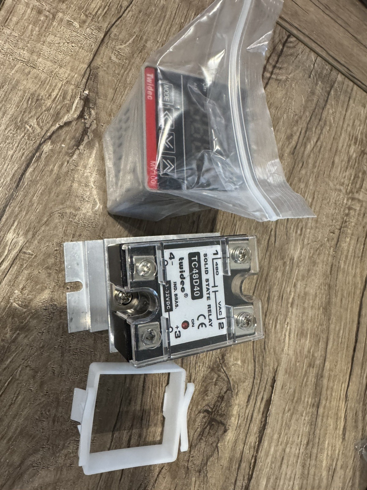 MV100-B10 PID Controller for Accurate Temperature Control