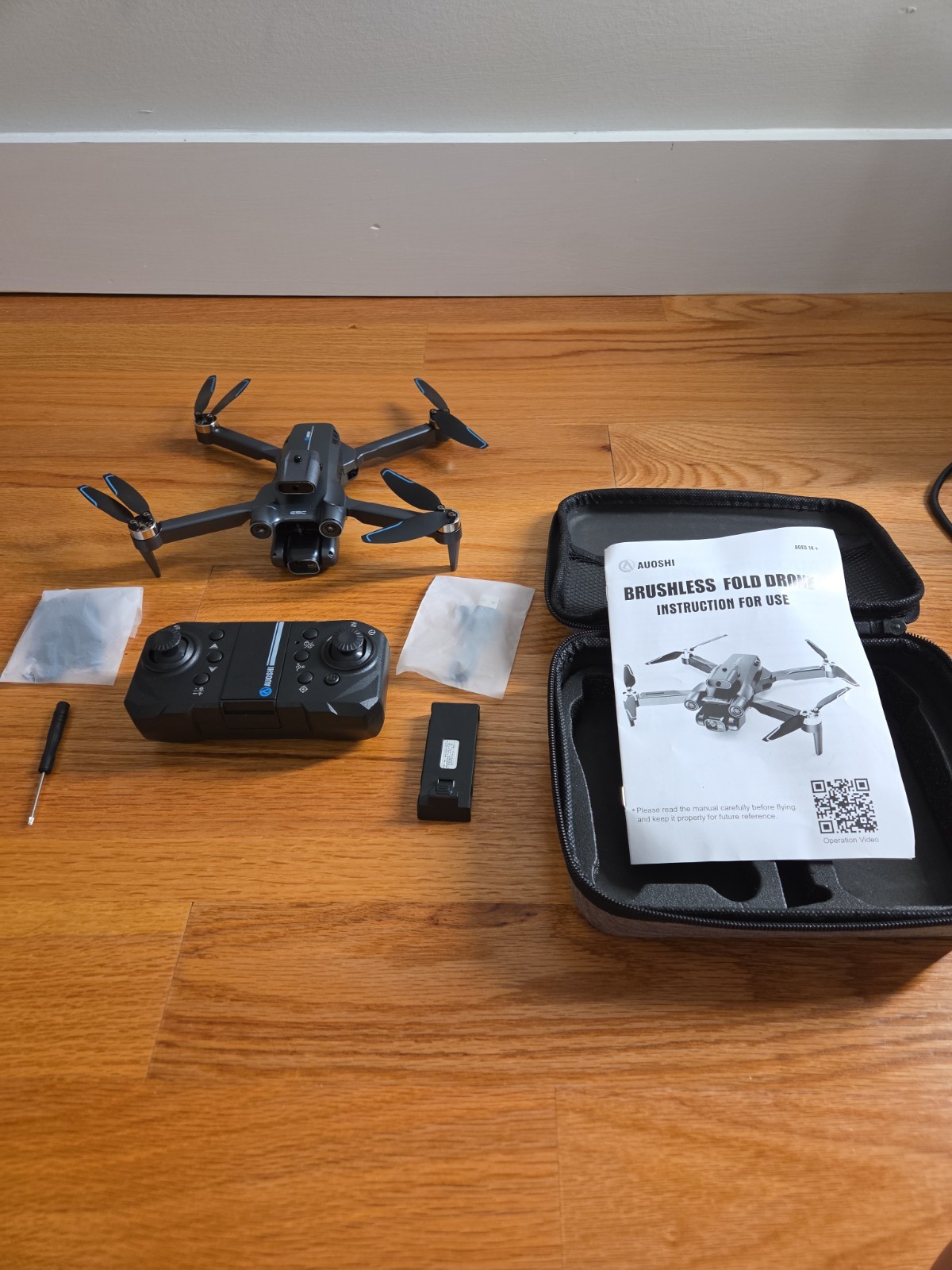 Auoshi E58 Brushless Foldable Quadcopter with Camera, Controller, Battery, Case