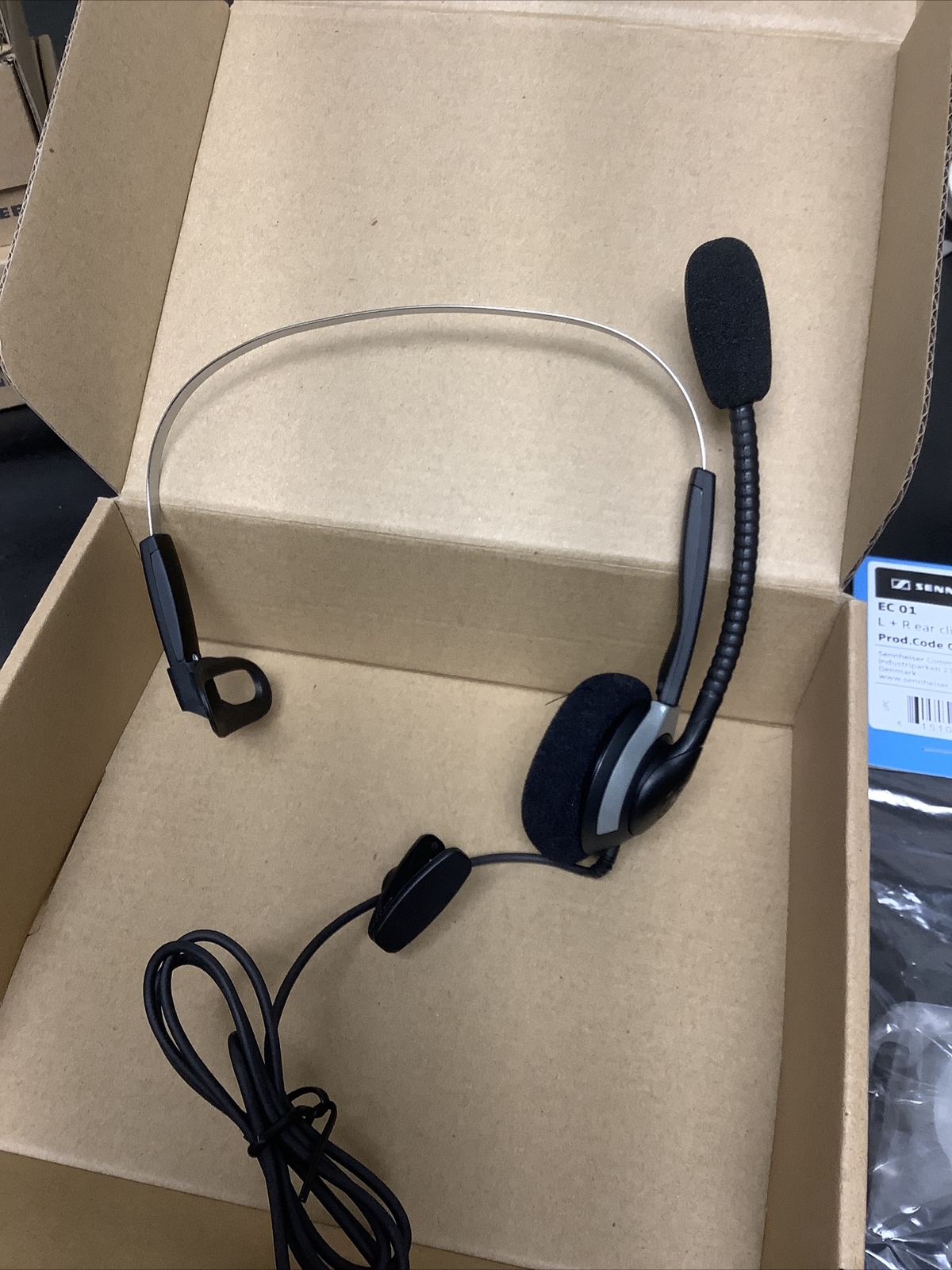 Sennheiser SH 230 Headset With Dust Bag And Guide