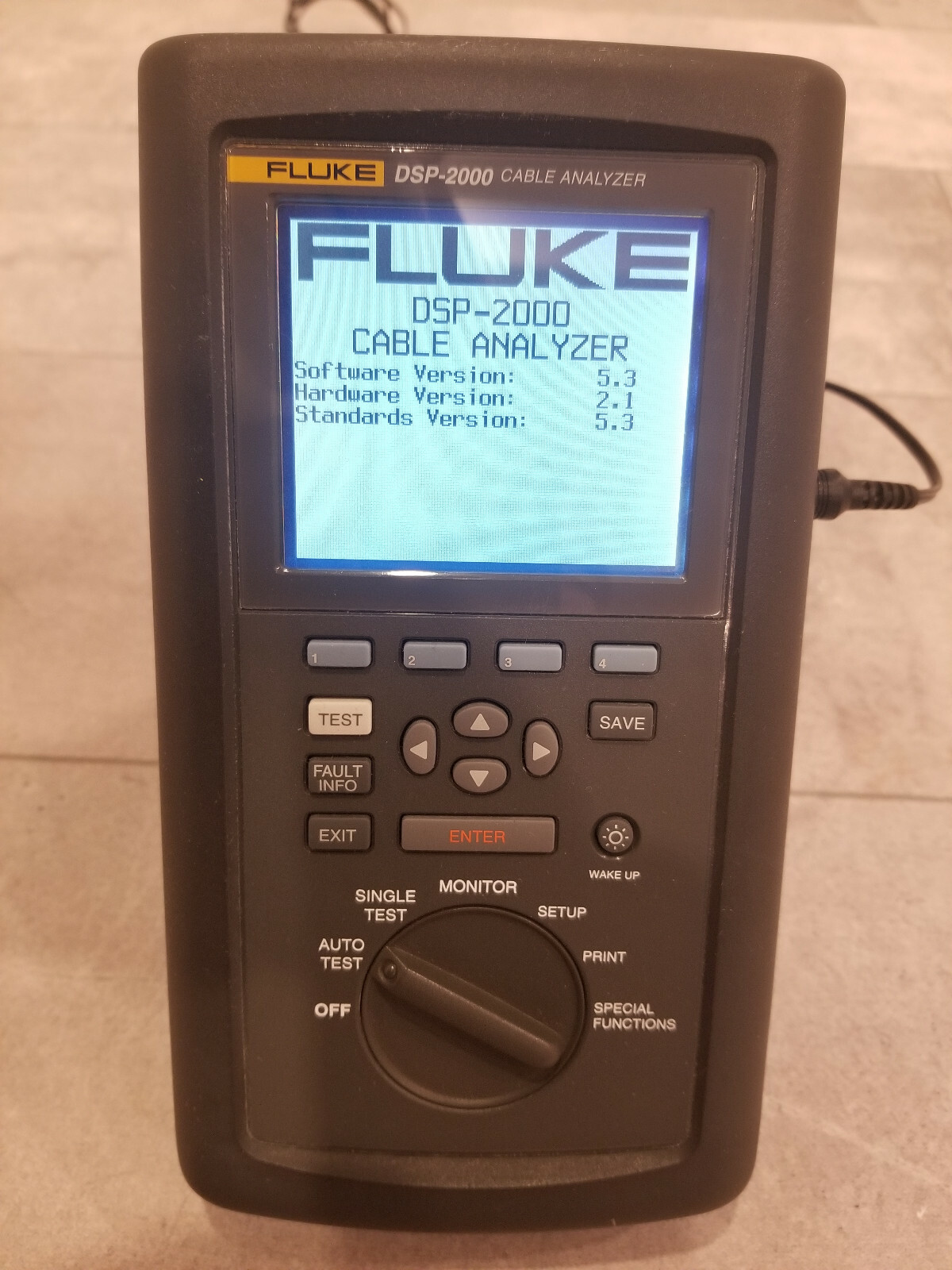 FLUKE DSP2000 CABLE ANALYZER & DSP2000SR SMART REMOTE KIT