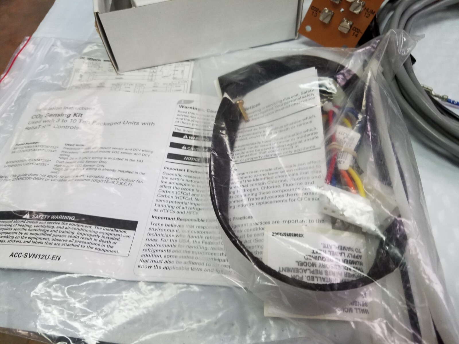TRANE BAYC02K001B WALL MOUNT CO2 SENSOR Kit-New open box