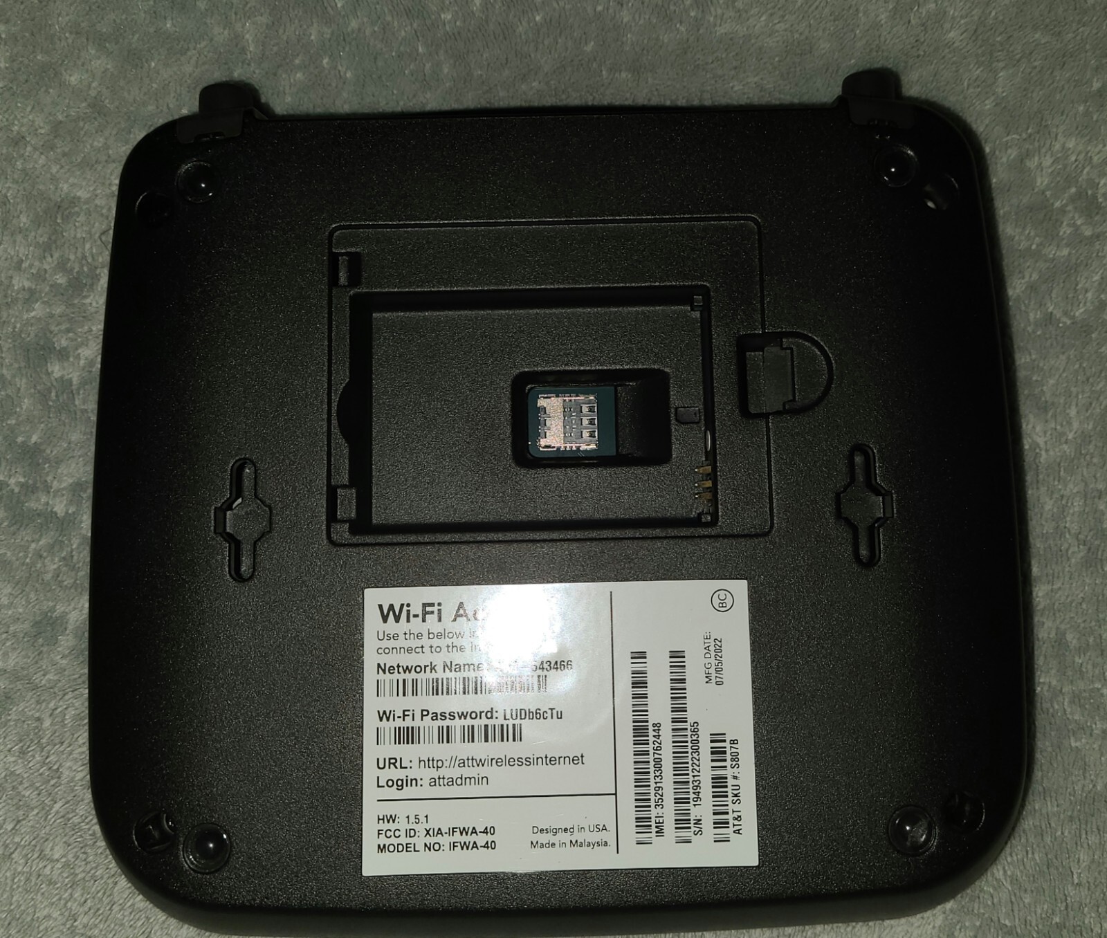 AT&T Wireless Internet Wi-Fi Hotspot Router & Home Phone Base 4G LTE IFWA-40