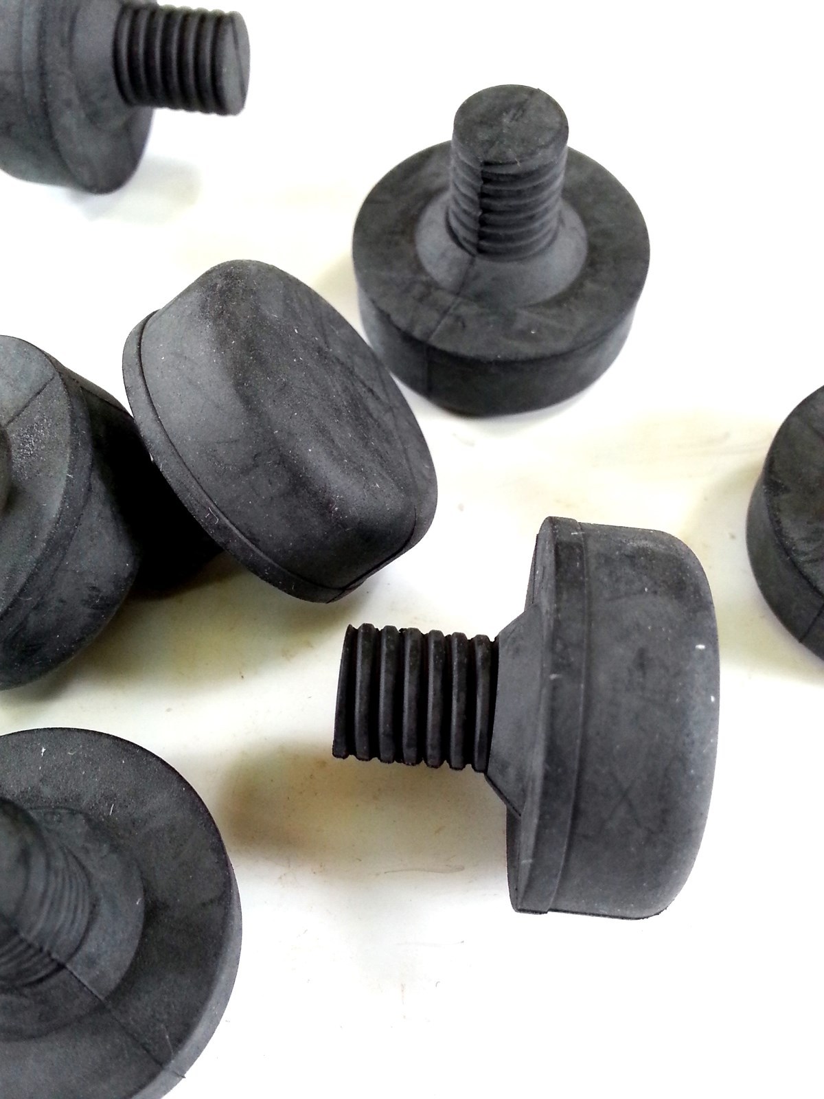 (1) BLACK THREADED RUBBER POOL BILLIARD CUE REPLACEMENT 3/8-16 THREADED BUMPER