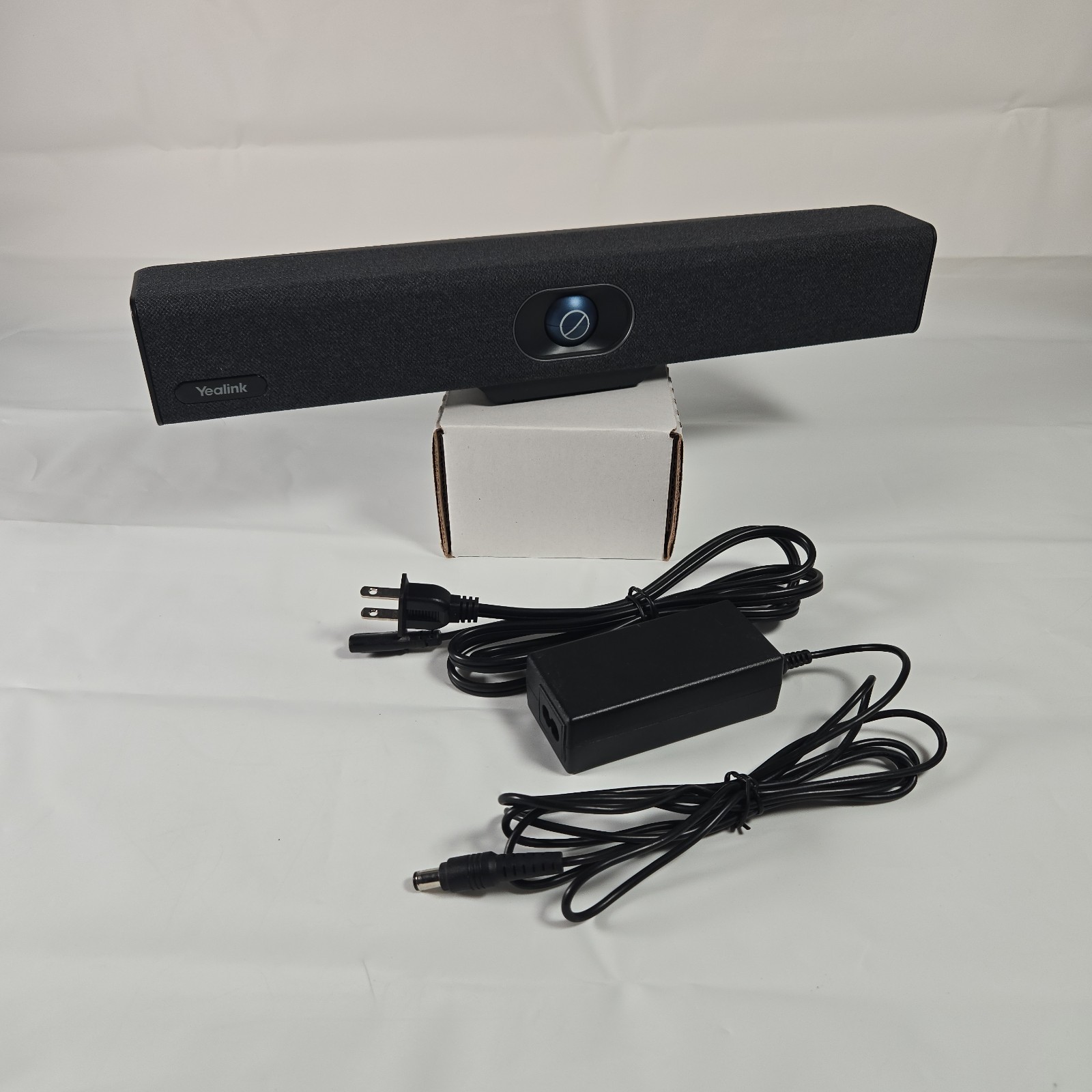 Yealink 4K All-in-One USB Video Conference Bar-UVC34-120°FOV/9 Mic Array-TESTED