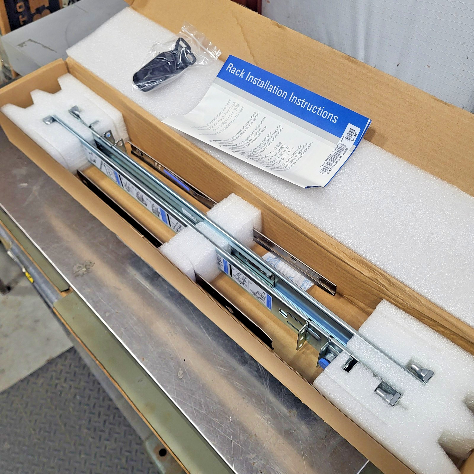 *NEW* Dell p/n 0JWFR6 (JWFR6) rail kit, R210 R220 R310 R410 Server Ready, 1U