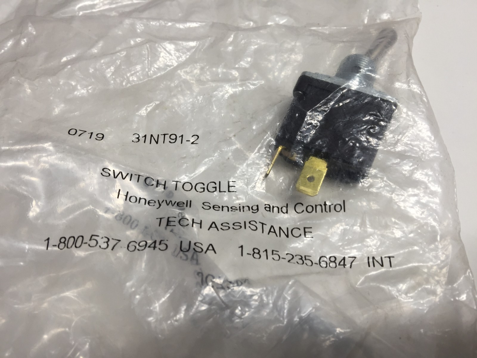 NEW Toggle Switch Quick Connect Terminals Off-On Spst 31NT91-2 for Honeywell 15A