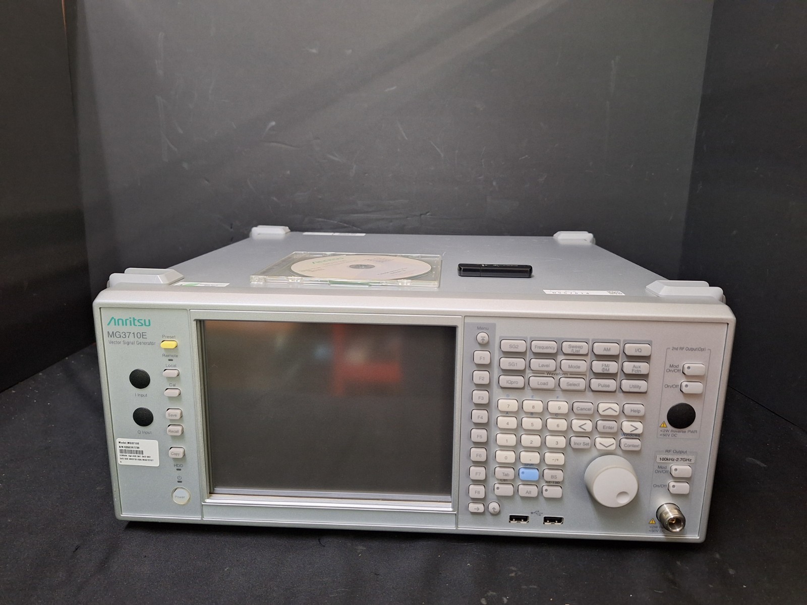 Anritsu MG3710E Vector Signal Generator 100kHz - 2.7GHz  (7739)