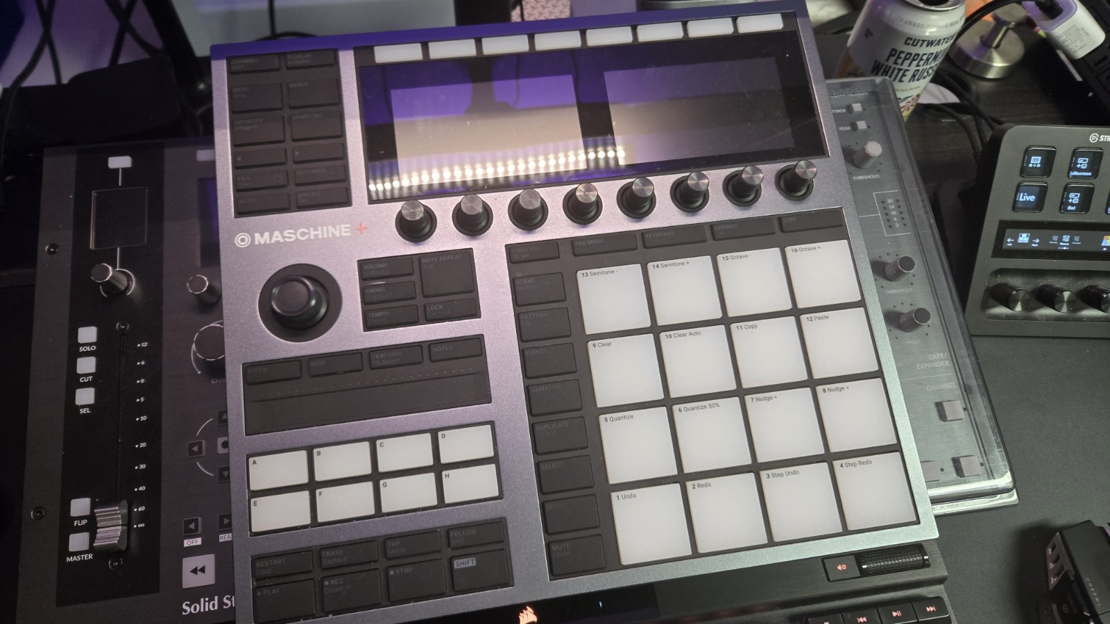 Native Instruments MASCHINE+ Standalone Production