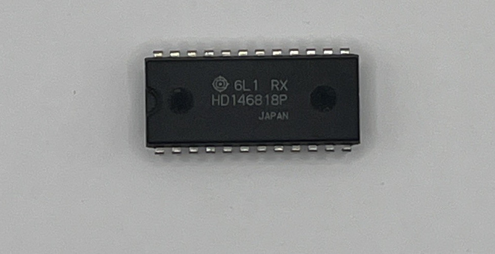 HD146818P Hitachi  Real Time Clock, Volatile, CMOS, PDIP24 - nos