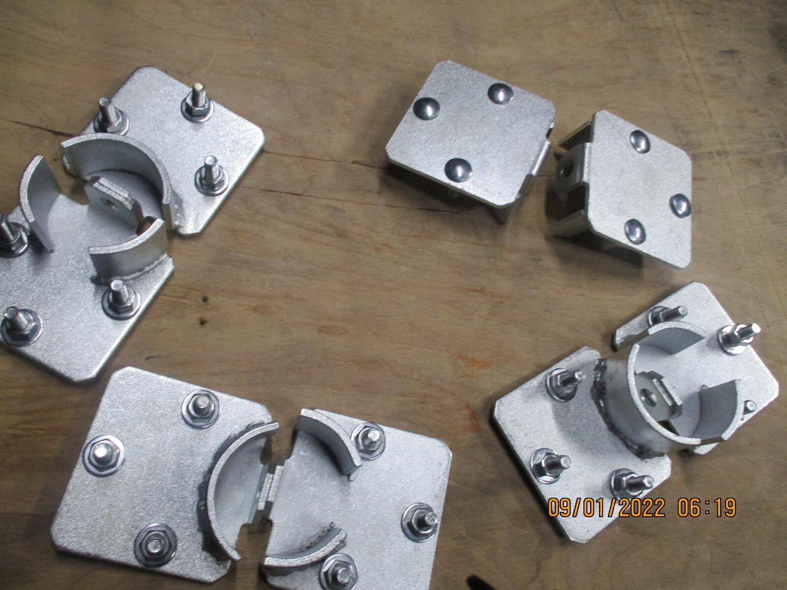 PUCK HIDDEN SHACKLE PADLOCK HASP - ZINC PLATED w/ BLOTS