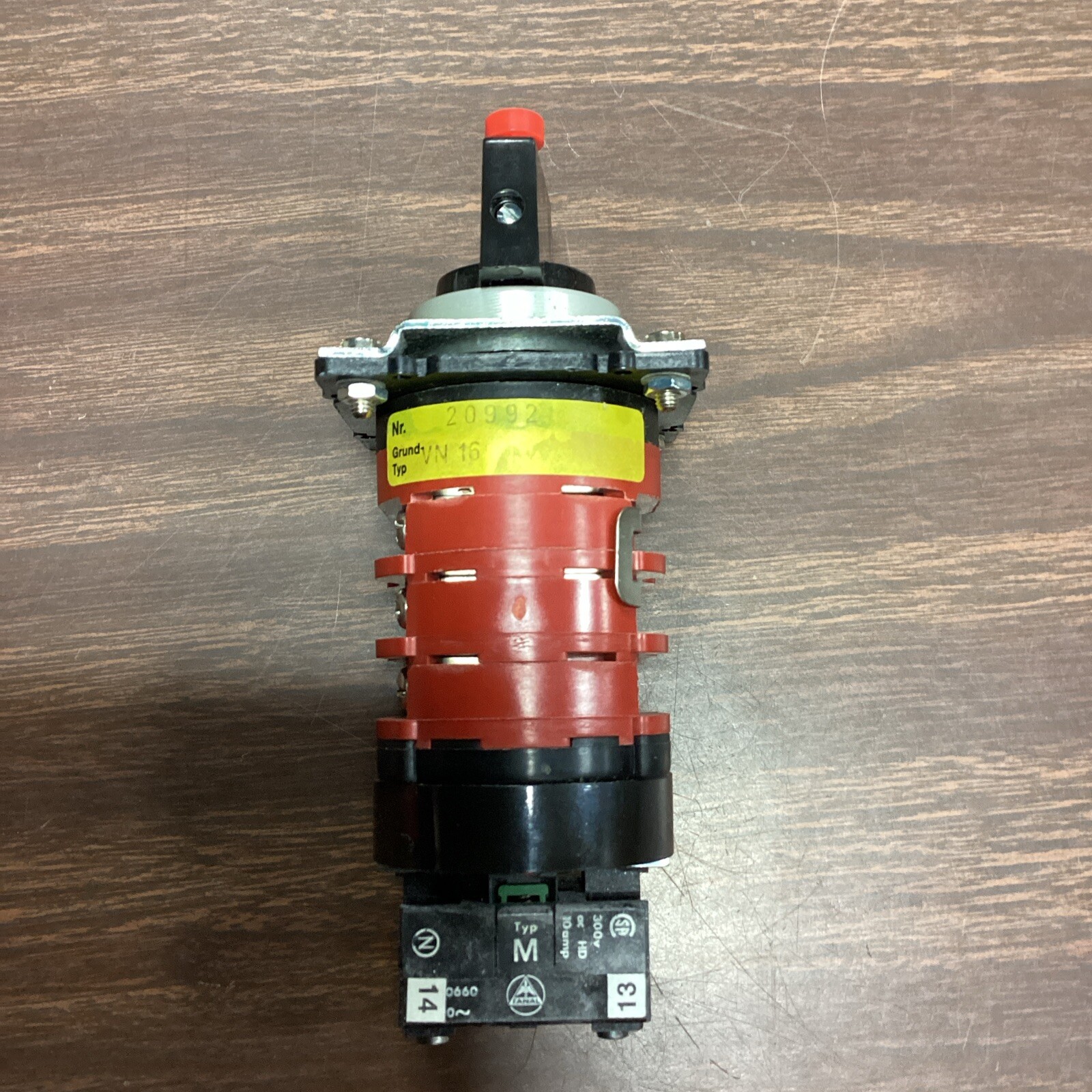 Kraus & Naimer C10 VDE 0660 Rotary panel Switch F06