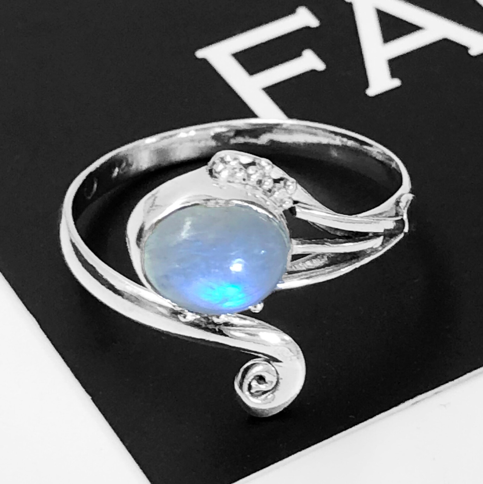 Oval Ring 925 Sterling Silver Moonstone Ladies Unique Jewels Gemstone Gift Boxed