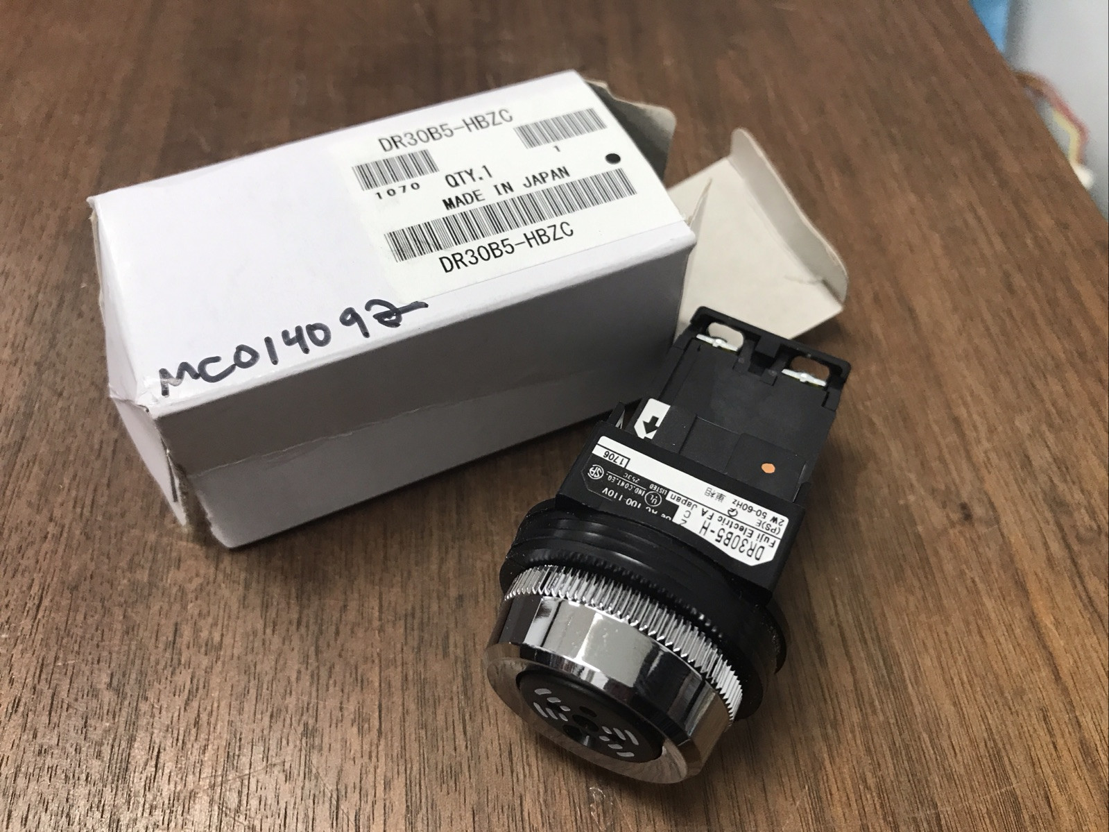 FUJI ELECTRIC DR30B5-HBZC / DR30B5HBZC New In Box AHX511-H