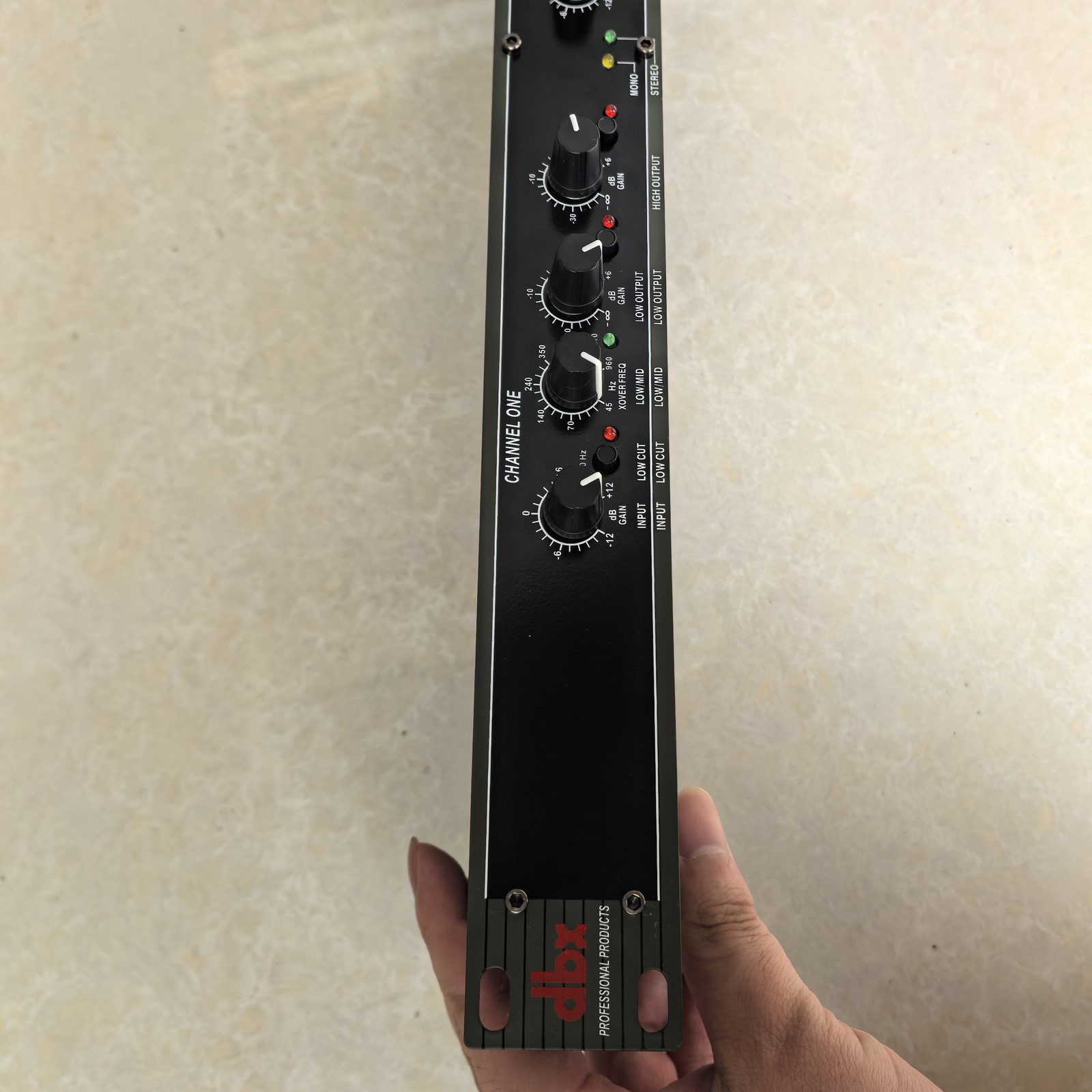 DBX 223XL Stereo 2-Way/Mono 3-Way Crossover Rack Mountable
